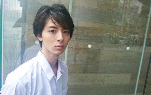 高杉真宙照片,光影交织下的魅力偶像